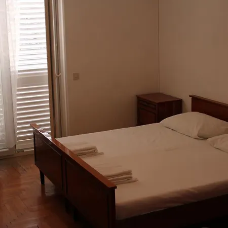Goran's Place هفار