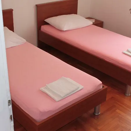 Goran's Place 2* Hvar Town