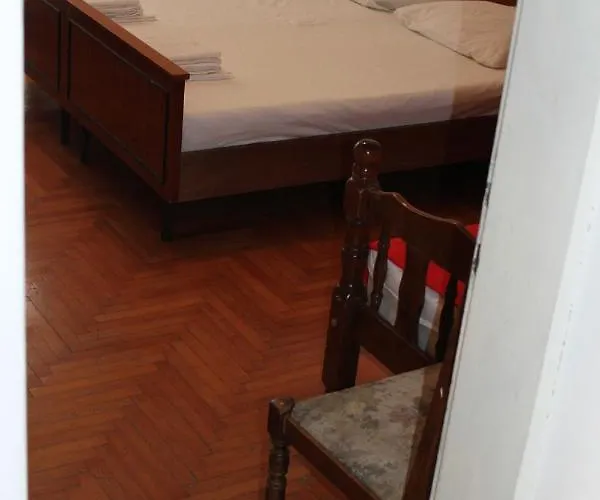 Guest house Goran's Place 2*