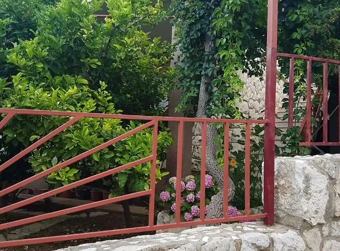 Goran's Place Hvar Town