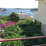 Goran's Place בית הארחה