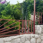 Goran's Place חוואר