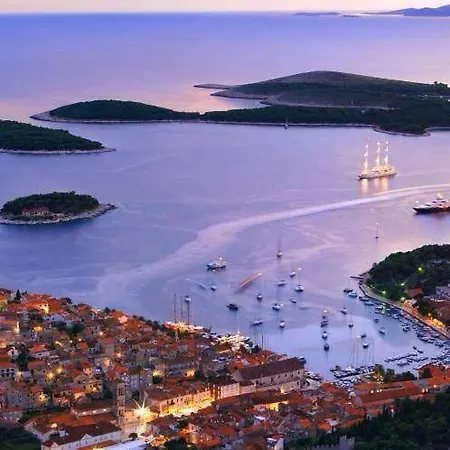 Goran's Place Hvar Town