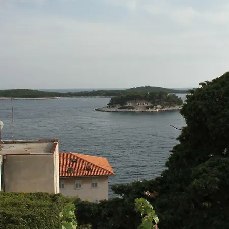 Goran's Place 2* Hvar Town