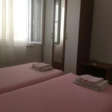 Goran's Place 2* Hvar Town